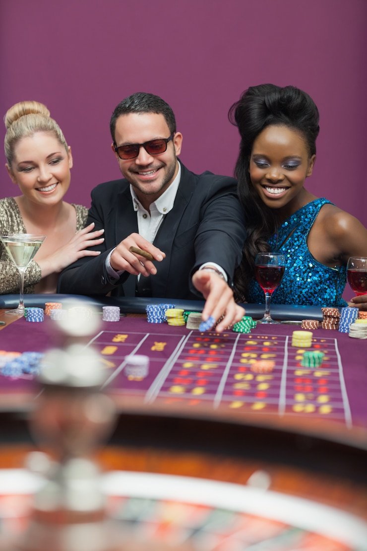 Bangladesh adult viewing slots-style entertainment on a private phone